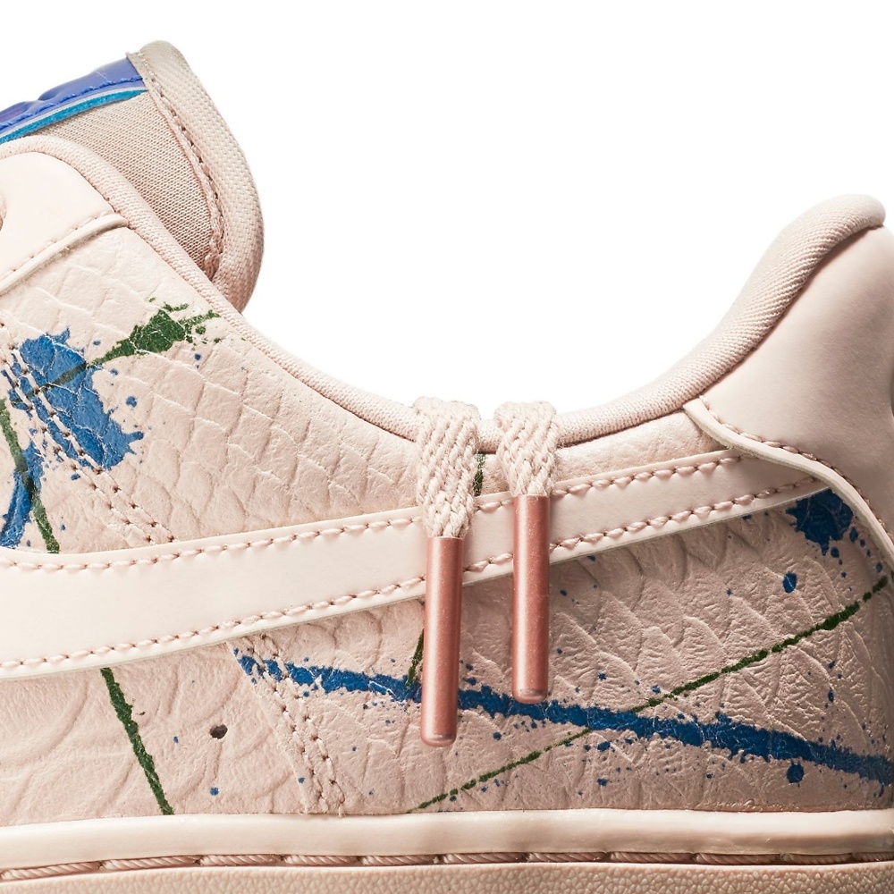 AIR FORCE 1 '07 LX - Picture 2 of 5